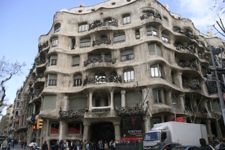 Een door Gaudi ontworpen flatgebouw, Casa Milà